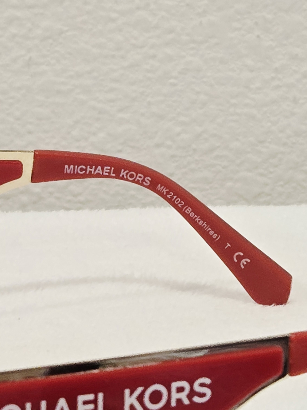 Michael Kors Tortoise Square Sunglasses with Dark Brown Lenses EUC - Picture 7 of 10